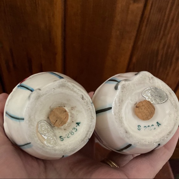 Vintage Napco Pig Salt & Pepper Shakers - Picture 3 of 8